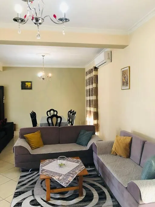 Villa Uklala Kamëz アルバニア
