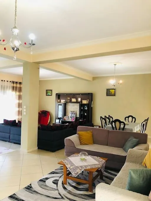 Villa Uklala Kamëz 0*,  アルバニア