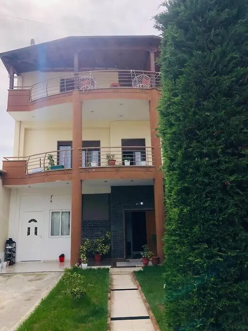 Villa Uklala Kamëz