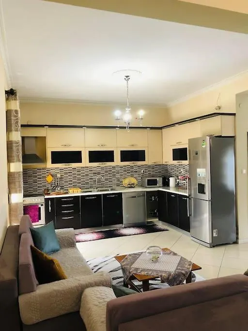 Villa Uklala Kamëz アルバニア